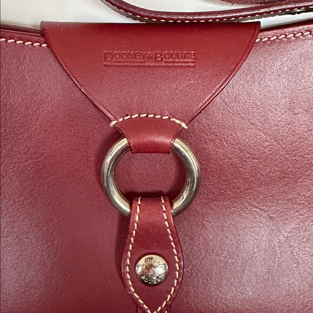Dooney & Bourke Alto Ring Flap Italian Vachetta shoulder bag in red leather - Picture 4 of 13